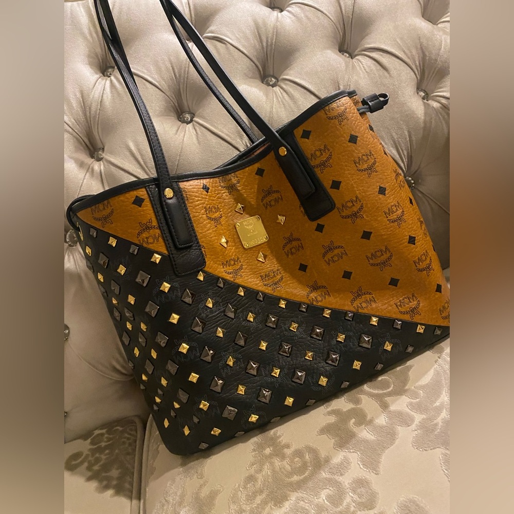 Authentic MCM Limited Edition Shopper with Studs (3-piece set) - Picture 5 of 17